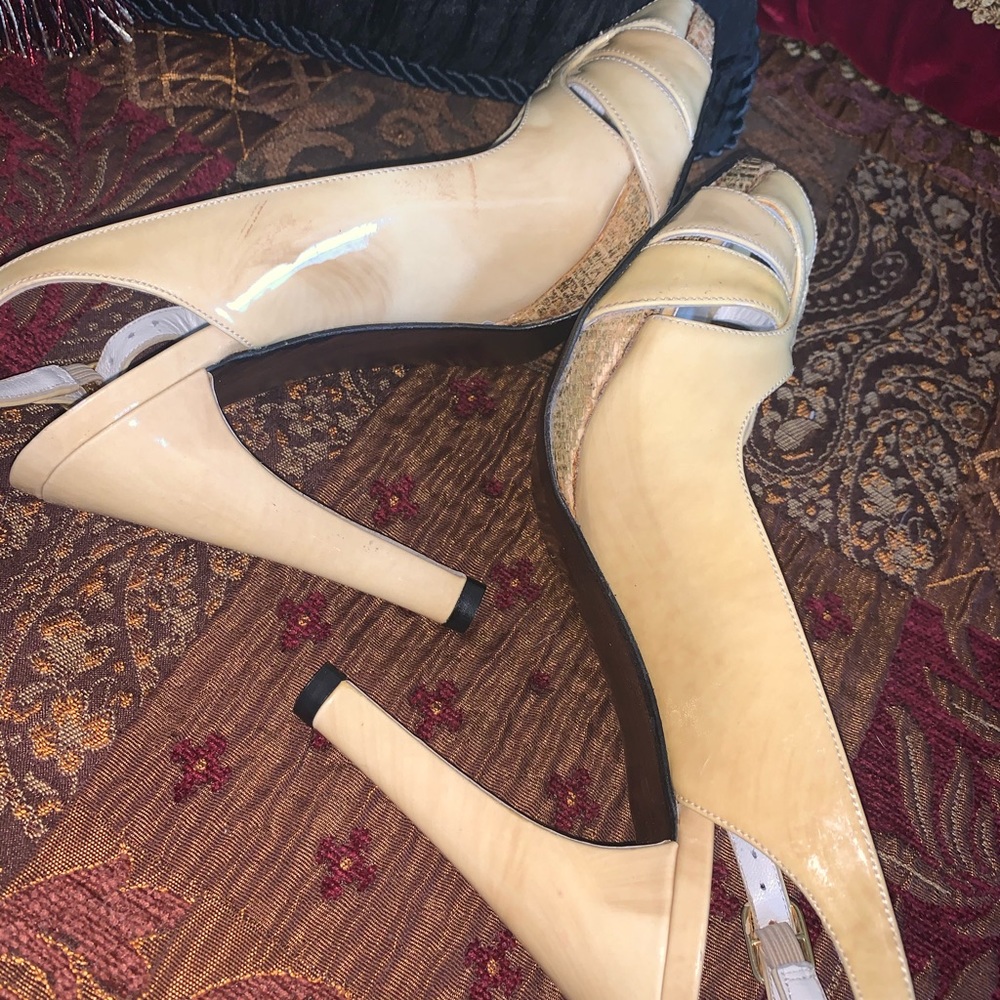 Stuart Weitzman heels - Picture 9 of 14